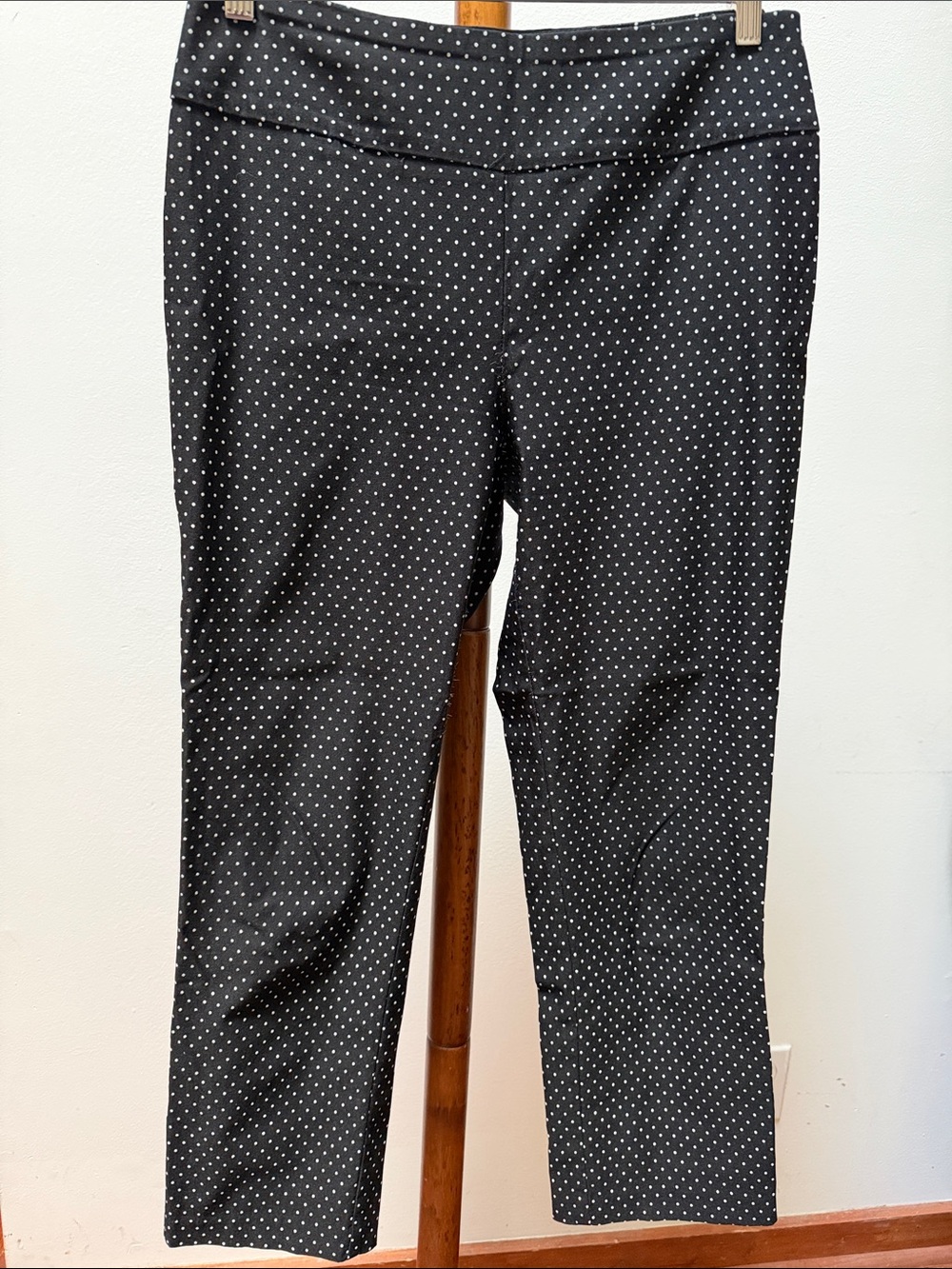 Orvis Black Polka Dot Cropped Stretch Pants